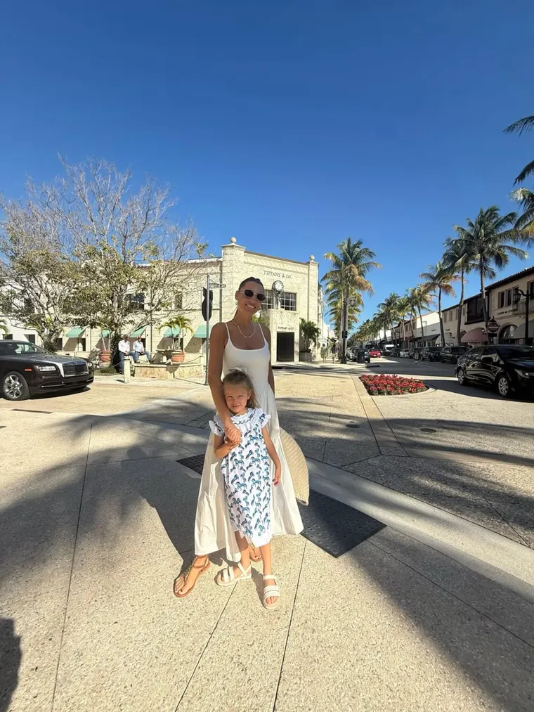 Pampita y Anita: el dúo fashionista que conquista las redes. Pampita y Anita: el dúo fashionista que conquista las redes.