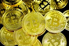 acciones o criptomonedas: en que conviene invertir