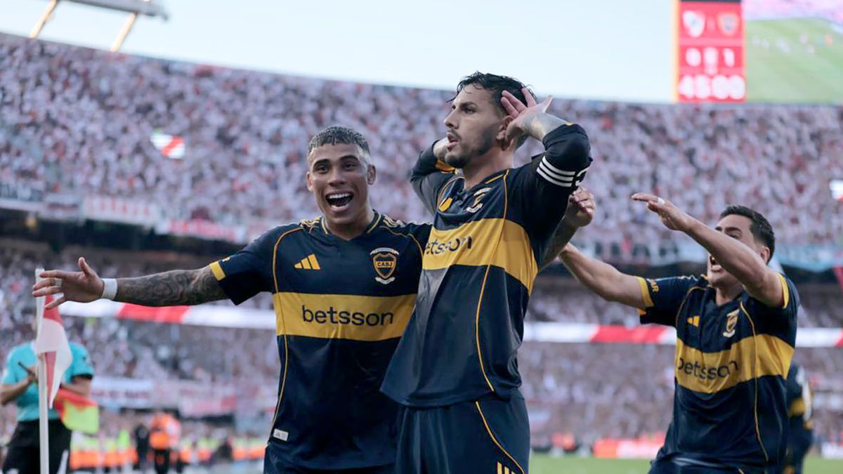 Con un gol de Paredes, Boca ganó el Superclásico en el Monumental y le sacó el invicto al River de Coudet