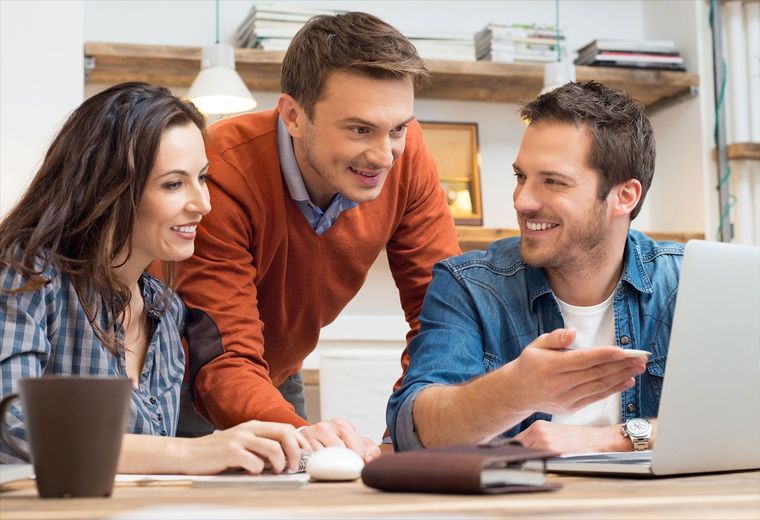 Desde vender en casa hasta tener un showroom, así es un emprendedor. Foto: MDZ