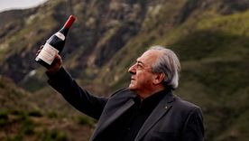 Walter Bressia, con su blend Grand Rouge Tinto de Montaña.