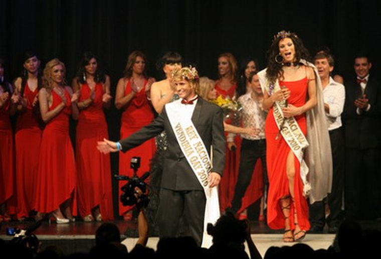 Leandro Fiore y Camila Sáez, los ganadores de la Vendimia Gay. Foto: pocion.com.ar