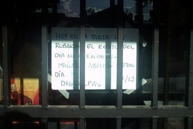 MDZol | Este es el cartel en la puerta de Full Sport. Foto: MDZ