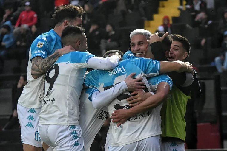 La Academia quiere meterle presión a Boca. Foto: Télam