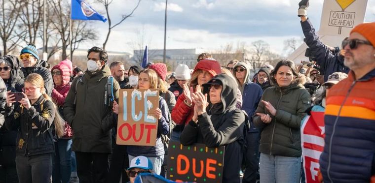 La tensión volvió a crecer en Estados Unidos tras una nueva jornada de protestas en la ciudad de Minneapolis.