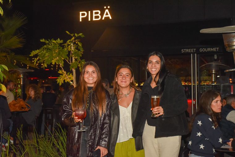 Catalina Japáz, Juana García y Magdalena Sáez. Catalina Japáz, Juana García y Magdalena Sáez.
