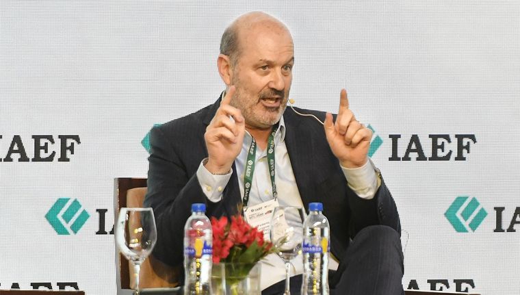 El ministro de Desregulación y Transformación del Estado, Federico Sturzenegger, celebró la eliminación del aporte obligatorio a Coviar. Foto: Santiago Tagua/MDZ