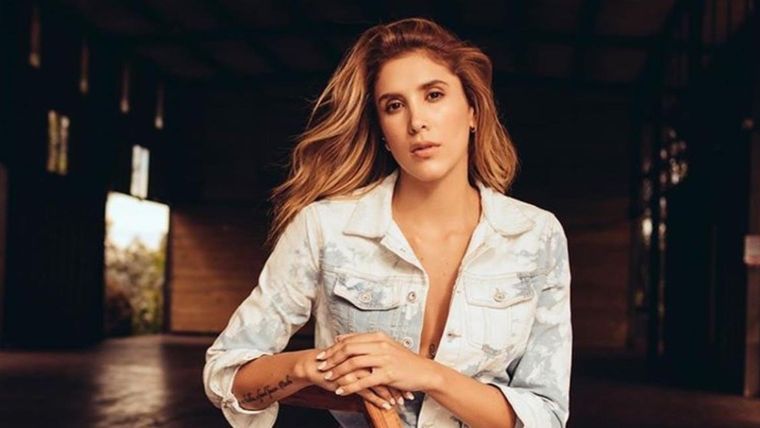 Más expuesta que nunca:Ex de James Rodríguez voló la red al posar sin pantalones