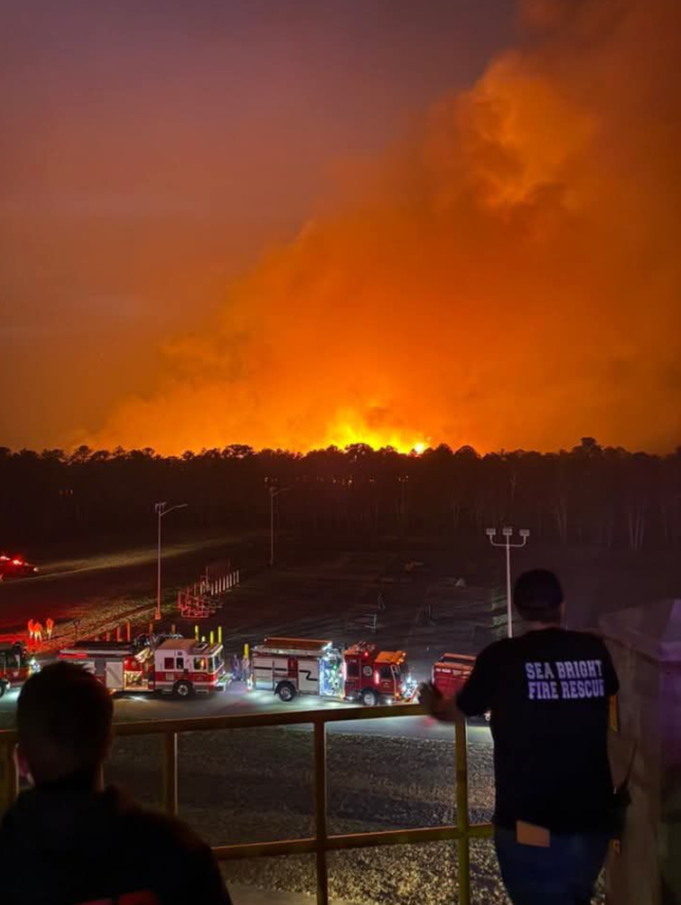 En pocas horas ya había consumido más de 3 mil hectáreas Foto: X