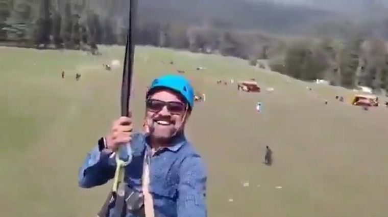 El turista captó todo durante el momento del ataque Foto: Captura de video