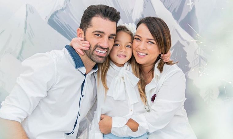 La presentadora televisiva Adamari López y el bailarín de origen español Toni Costa están separados, pero se llevan muy bien. Foto: Hola!