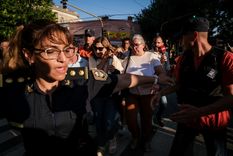 Las madres de Máximo Thomsen, Rosalía Zárate y de Blas Cinalli , María Paula Cinalli, a la salida de la 11va. audiencia en los Tribunales de Dolores, en el marco del juicio a los 8 rugbiers, por el crimen de Fernando Báez Sosa.