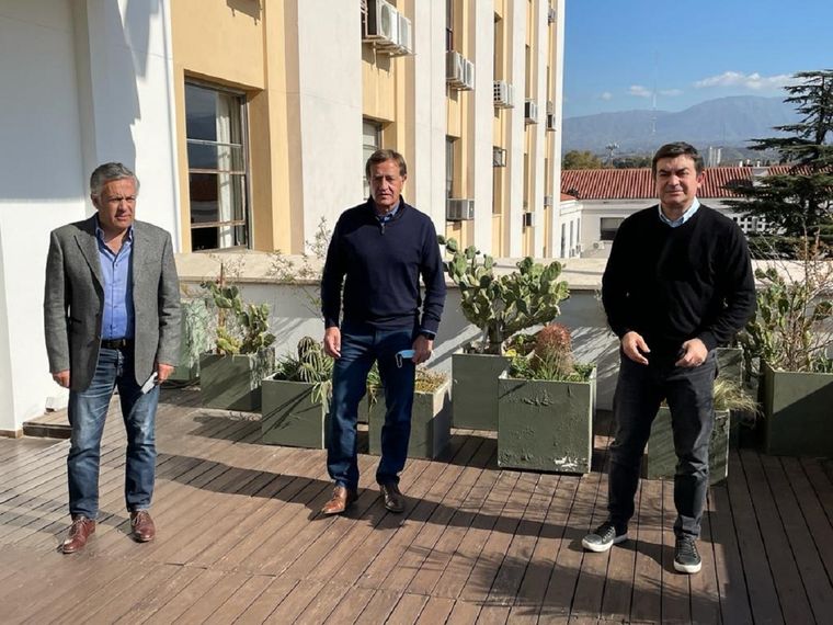 Alfredo Cornejo, Rodolfo Suarez y Omar De Marchi, las tres figuras más fuertes de Cambia Mendoza. Foto: Twitter Rodolfo Suarez