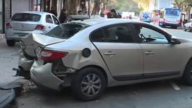 Conmoción en Almagro por un choque múltiple: un auto embistió a varios vehículos estacionados y terminó contra un árbol. Conmoción en Almagro por un choque múltiple: un auto embistió a varios vehículos estacionados y terminó contra un árbol.