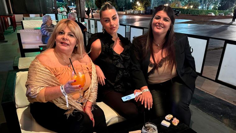 Susana Cáceres, Valentina Ponce y Rocío Lebrat. Susana Cáceres, Valentina Ponce y Rocío Lebrat.
