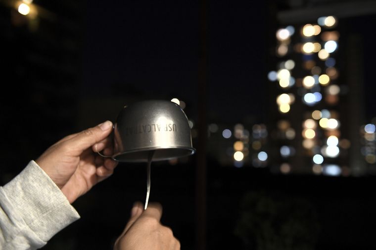 El cacerolazo se escuchó en varios barrios porteños.