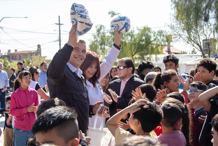 Diego Costarelli, presente en la inauguración de una nueva plaza en Godoy Cruz. Diego Costarelli, presente en la inauguración de una nueva plaza en Godoy Cruz.