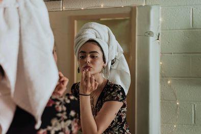 MDZol | Cuidarse la piel parece una tarea difícil, pero siguiendo algunos pasos fundamentales del día a día no lo es. Conocé estos pasos acá. Foto: Unsplash