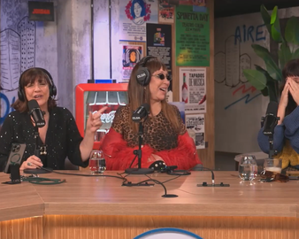 Duelo de figuras en la mesa del streaming.