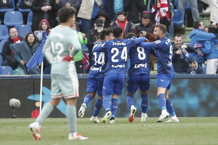 El Getafe venció al Atlético de Madrid en el Coliseum. Foto: EFE
