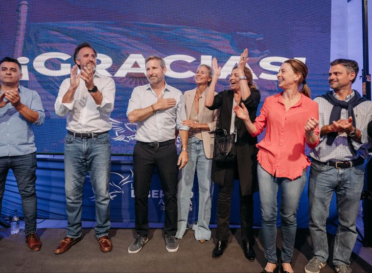 Los festejos de Rogelio Frigerio tras el éxito electoral en Entre Ríos.