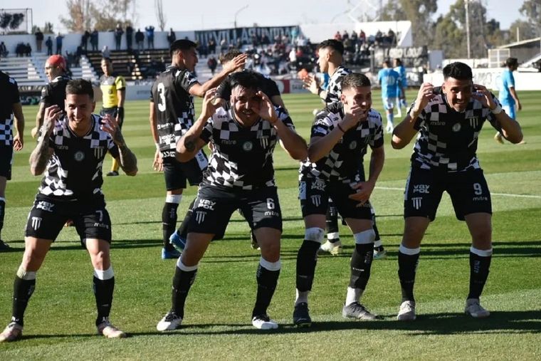 Solís, Padilla, Romano y Silba, todos fundamentales para Medrán. Foto: Prensa GyE