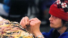 Separada de su hermana gemela a los 7 años, fue rescatada décadas, y el feliz reencuentro desencadenó un milagro.