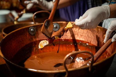 La Fiesta Nacional del Chocolate Alpino arranca este sábado 5 de julio y se extenderá hasta el 27 de julio en Villa General Belgrano. La Fiesta Nacional del Chocolate Alpino arranca este sábado 5 de julio y se extenderá hasta el 27 de julio en Villa General Belgrano.