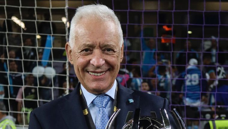 El presidente de la Academia busca al reemplazante de Gago. Foto: Instagram @victorblancor