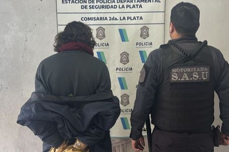 El detenido fue identificado como Leopoldo Olegario Araoz. El detenido fue identificado como Leopoldo Olegario Araoz.