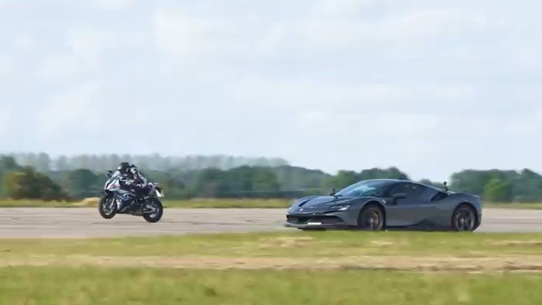 BMW M1000 RR vs Ferrari SF90