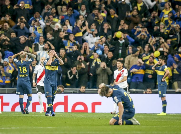 Boca y los jugadores de aquella dolorosa final para el Xeneize. Foto: NA
