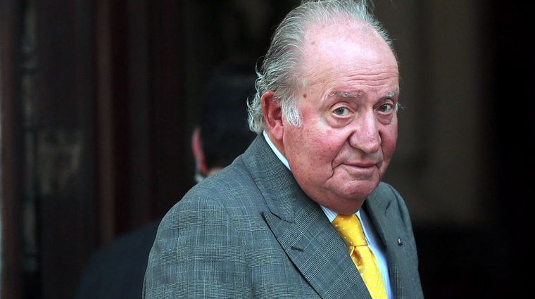 Juan Carlos I, rodeado por la justicia española.