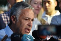 Cornejo garantizó el pago del aguinaldo y anticipó un pedido que le hará a Milei. Foto: Maximiliano Ríos / MDZ