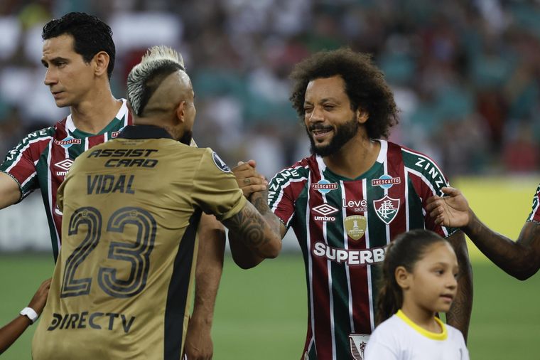 El saludo protocolar entre ambos. Despupes fue todo tensión. Foto: EFE