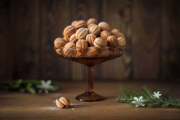 La receta de galletas en forma de nuez es ideal para hacer un obsequio. La receta de galletas en forma de nuez es ideal para hacer un obsequio.