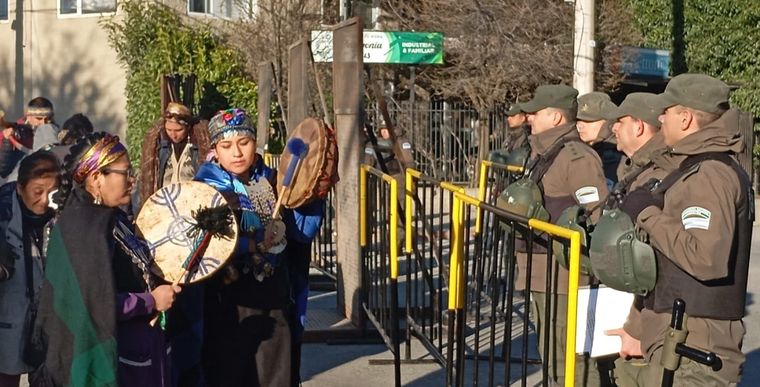Inicia juicio contra los mapuches que usurparon Villa Mascardi en 2017. Foto: B2000