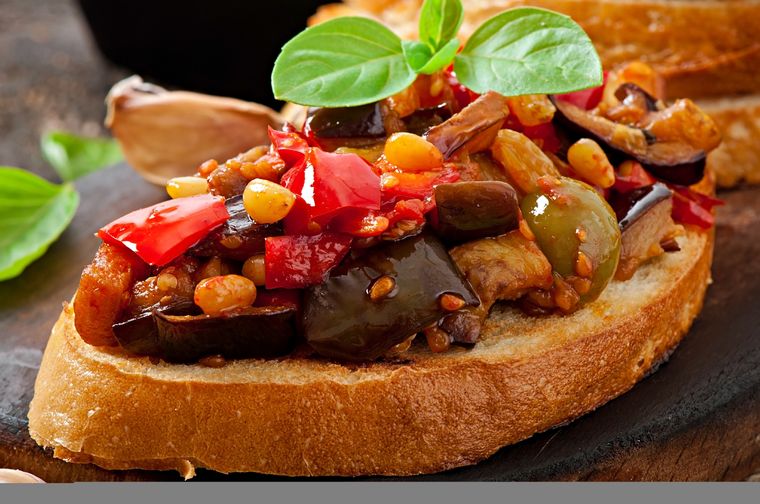 Caponata con berenjena Una receta deliciosa para hacer en pocos pasos. Foto: Shutterstock