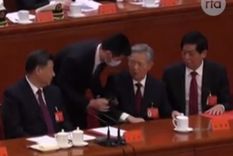 escandalo: echaron a la fuerza al expresidente chino en el congreso comunista