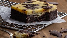 Cómo hacer un brownie marmolado perfecto en casa. Cómo hacer un brownie marmolado perfecto en casa.