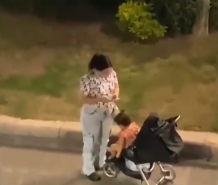 Actualmente, la físcalía local comenzó una investigación para dar con esta mujer que agredió a la bebé.