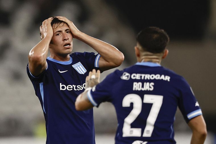 Racing quedó muy comprometido tras perder contra Botafogo.