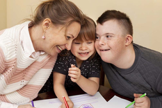 Es común que no encuentren espacios para hablar sobre su tristeza porque su entorno no tolera verlos sufrir. Foto: Archivo Es común que no encuentren espacios para hablar sobre su tristeza porque su entorno no tolera verlos sufrir. Foto: Archivo