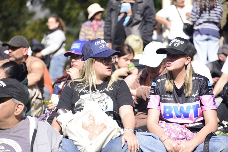 Locura por Franco Colapinto en Palermo. Locura por Franco Colapinto en Palermo.