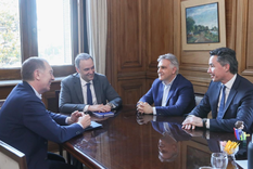 La buena noticia para Burgueño es la presencia de Martín Llaryora en la reunión de gobernadores con Santilli y Adorni.