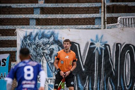 Kruk fue árbitro asistente en el último clásico departamental entre Argentino y Guaymallén. Kruk fue árbitro asistente en el último clásico departamental entre Argentino y Guaymallén.