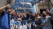 Los trabajadores bancarios acordaron un básico de $1,8 millones. Foto: Noticias Argentinas Los trabajadores bancarios acordaron un básico de $1,8 millones. Foto: Noticias Argentinas