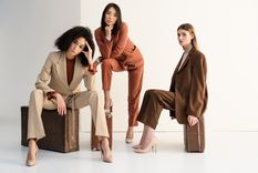 Del boho chic hasta la clásica falda tubo, estas son las prendas que marcarán la temporada, descubrilas en la nota Foto: Shutterstock