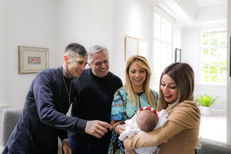 Alberto Fernández recibió a L-Gante junto a su pareja y su hija recién nacida Foto: Prensa de Gobierno de la Nación