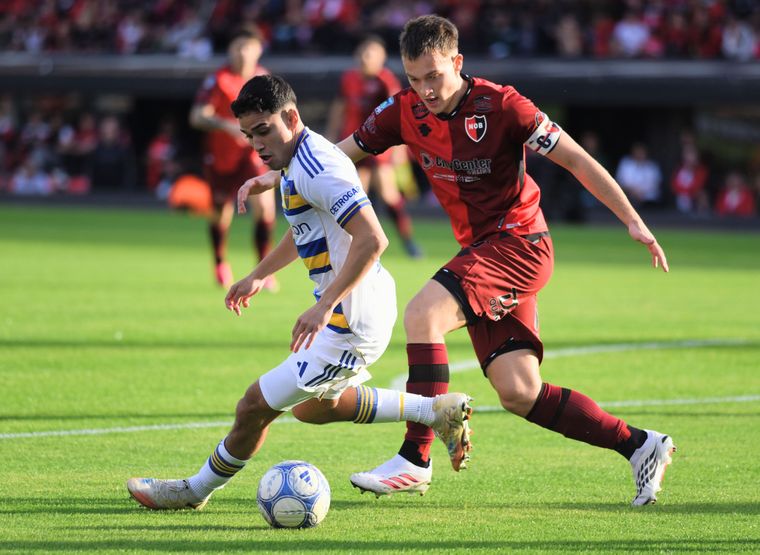 Boca enfrenta a Newells en el Coloso Marcelo Bielsa.